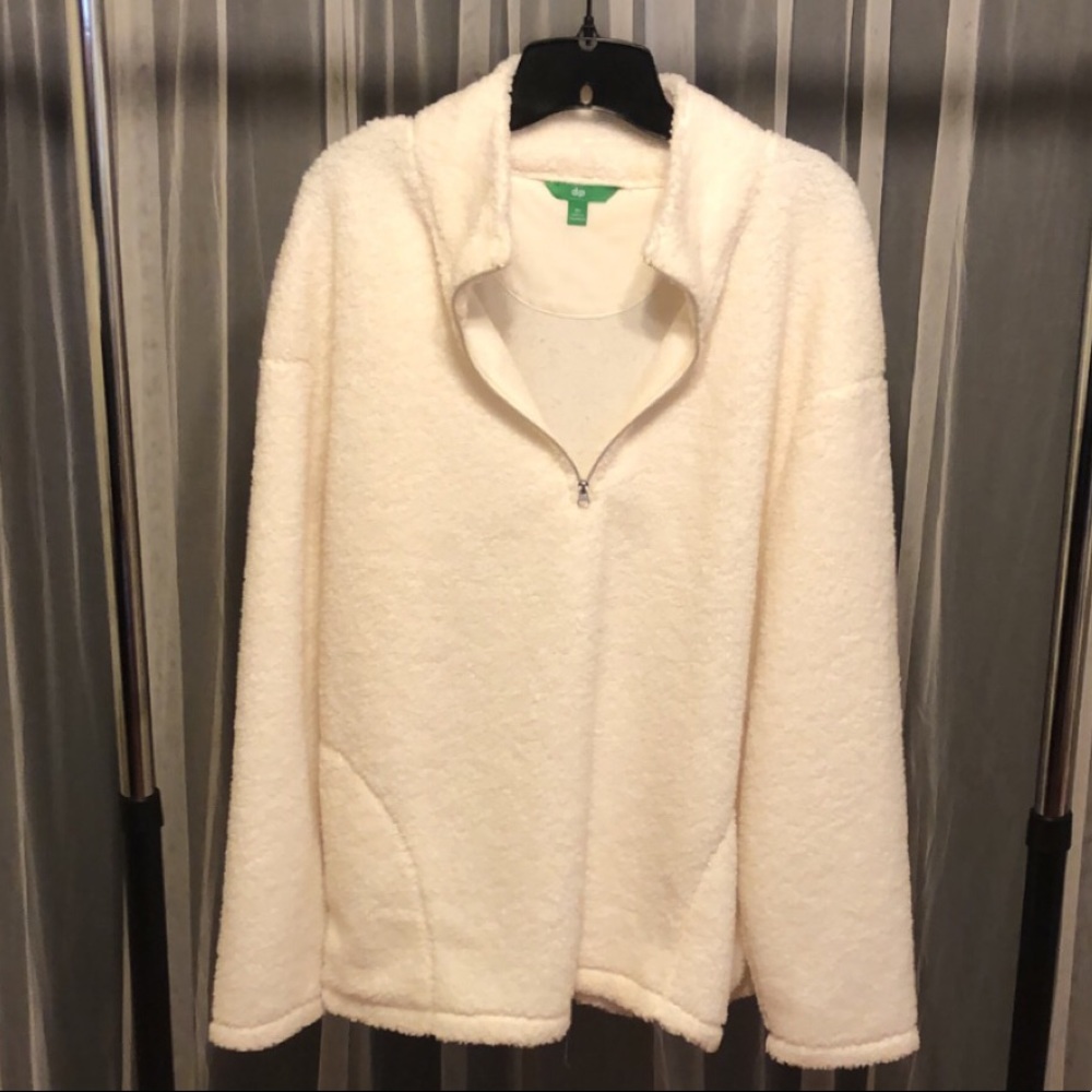 XXL pull over sweater, never worn NWT